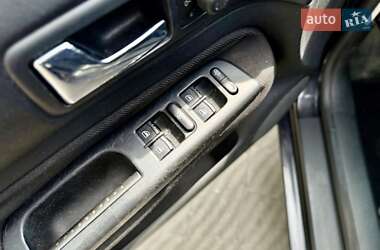 Хэтчбек Volkswagen Golf 2000 в 