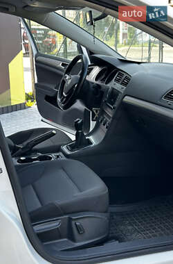 Универсал Volkswagen Golf 2015 в 