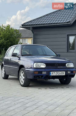 Хэтчбек Volkswagen Golf 1997 в Рокитном