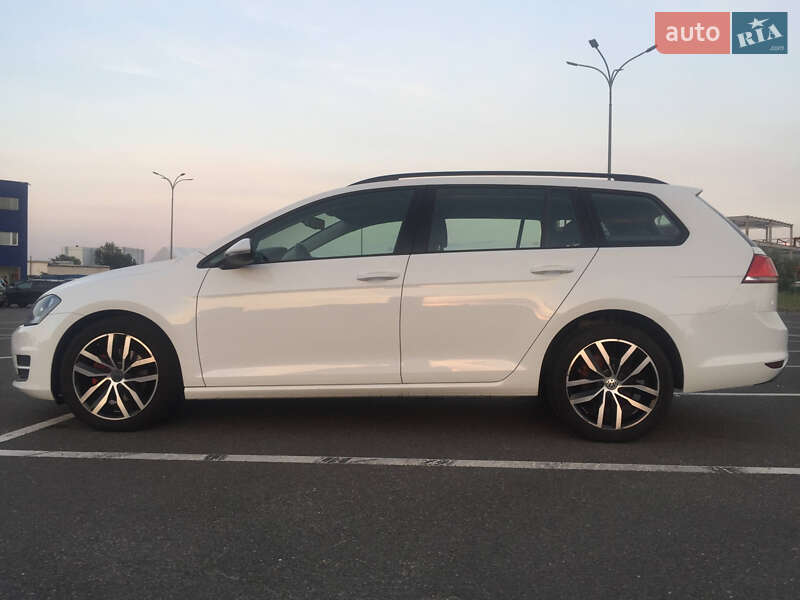 Універсал Volkswagen Golf 2013 в 