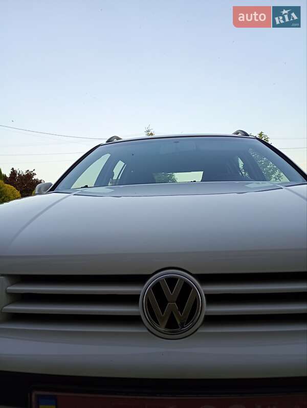 Универсал Volkswagen Golf 2003 в Самборе