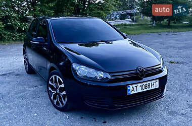 Хетчбек Volkswagen Golf 2009 в Надвірній