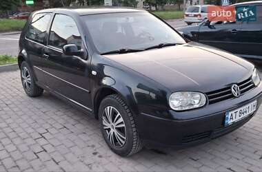 Хэтчбек Volkswagen Golf 2000 в Ивано-Франковске