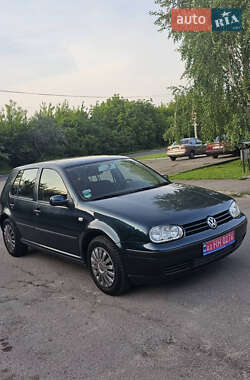Хэтчбек Volkswagen Golf 2001 в Луцке