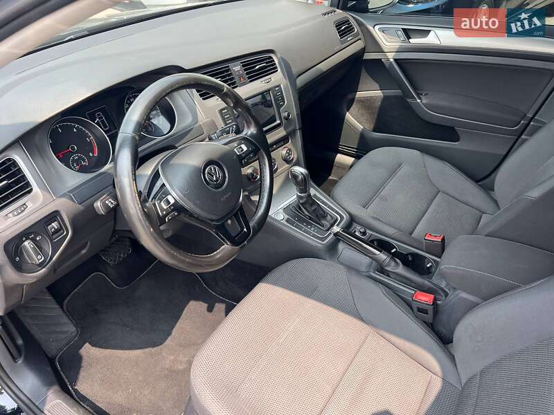 Універсал Volkswagen Golf 2015 в Полтаві