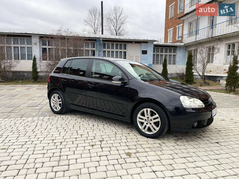 Хэтчбек Volkswagen Golf 2007 в 