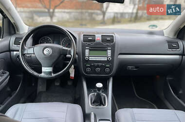 Хэтчбек Volkswagen Golf 2007 в 