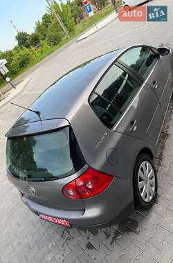 Хетчбек Volkswagen Golf 2007 в 