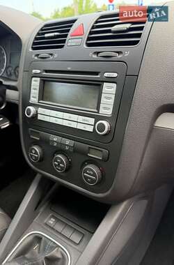 Хетчбек Volkswagen Golf 2007 в 