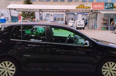 Хэтчбек Volkswagen Golf 2008 в 