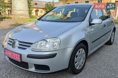 Хэтчбек Volkswagen Golf 2004 в 