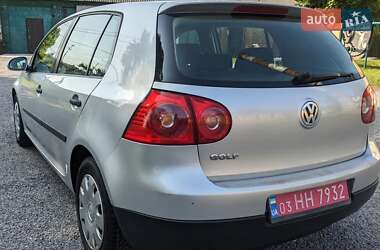 Хэтчбек Volkswagen Golf 2004 в 