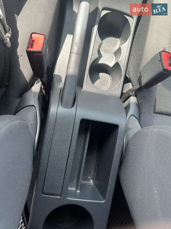 Хэтчбек Volkswagen Golf 2006 в Самборе