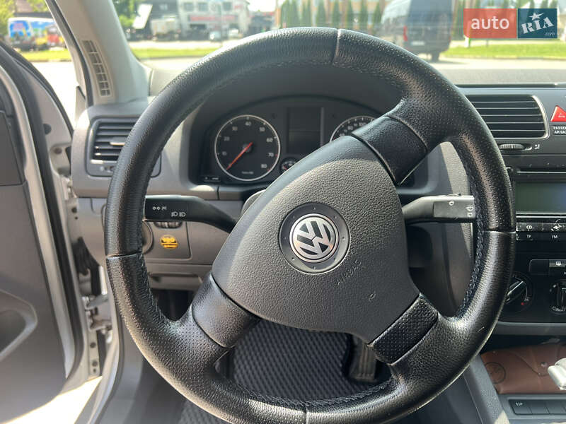 Хэтчбек Volkswagen Golf 2006 в Самборе