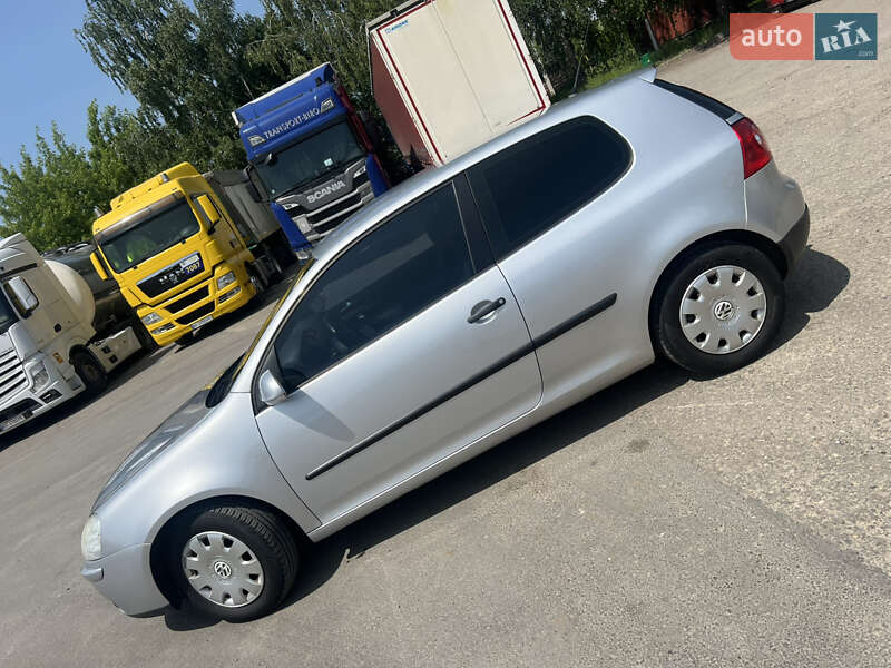 Хэтчбек Volkswagen Golf 2006 в Самборе