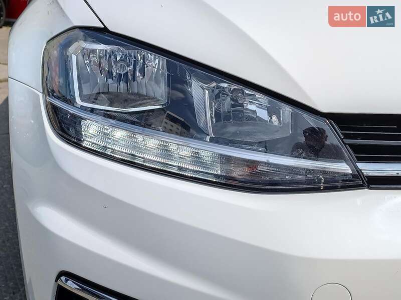 Хэтчбек Volkswagen Golf 2019 в Харькове