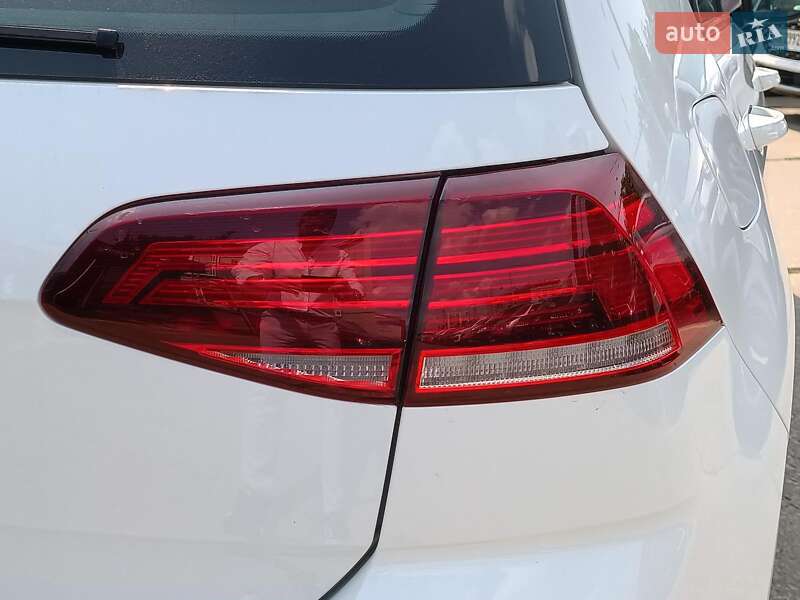 Хэтчбек Volkswagen Golf 2019 в Харькове