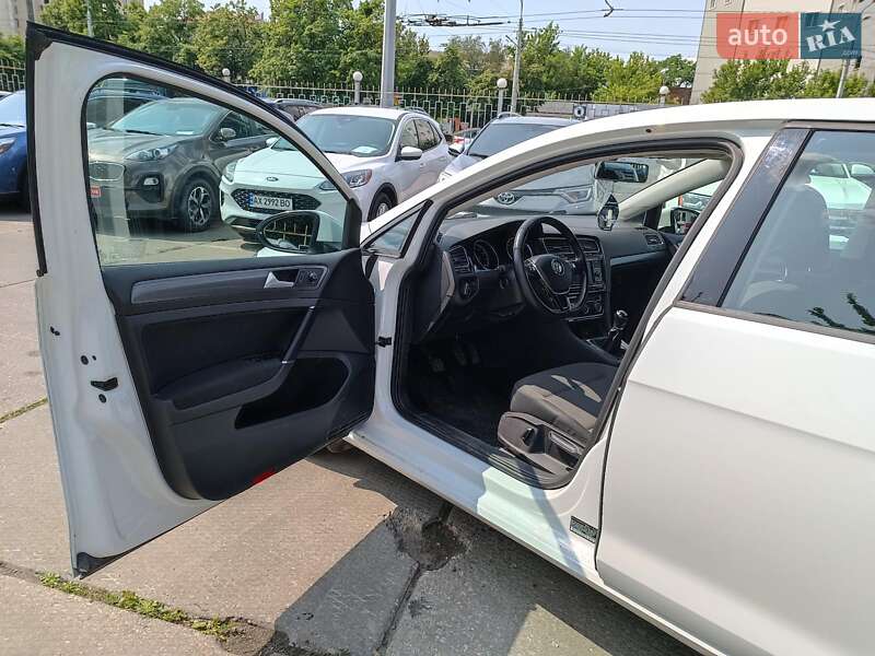 Хэтчбек Volkswagen Golf 2019 в Харькове