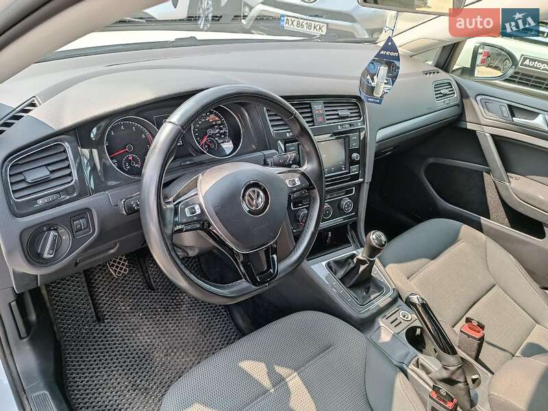 Хэтчбек Volkswagen Golf 2019 в Харькове