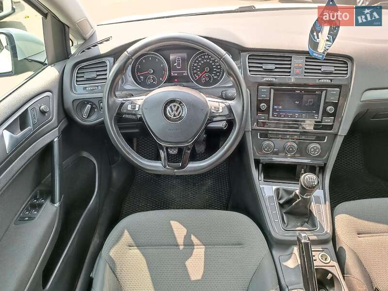 Хэтчбек Volkswagen Golf 2019 в Харькове