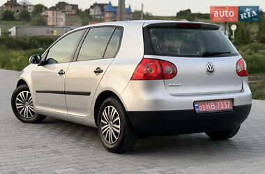 Хэтчбек Volkswagen Golf 2004 в 
