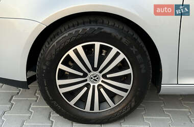 Хэтчбек Volkswagen Golf 2004 в 