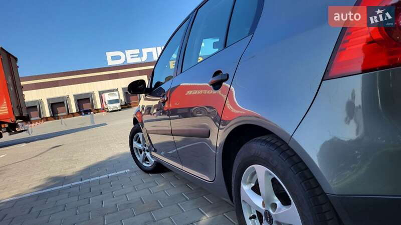 Хэтчбек Volkswagen Golf 2007 в Черкассах