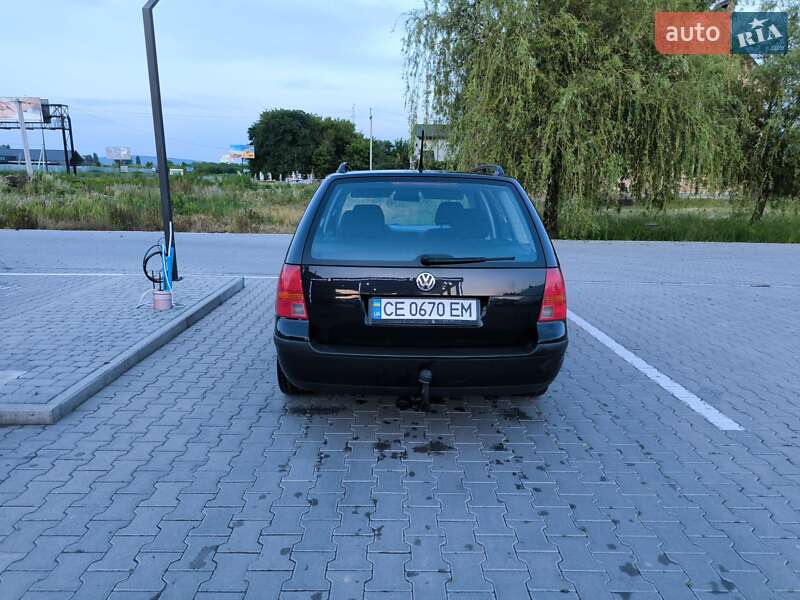 Універсал Volkswagen Golf 2002 в Чернівцях