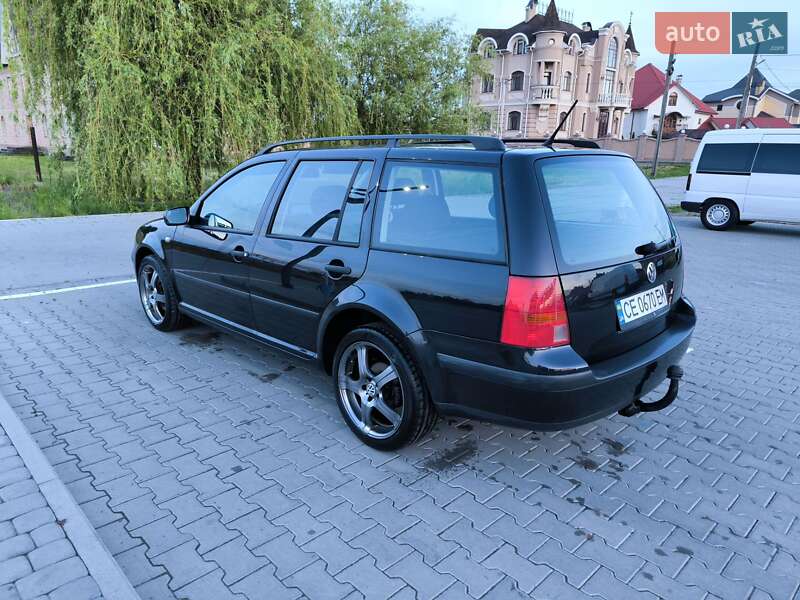 Універсал Volkswagen Golf 2002 в Чернівцях