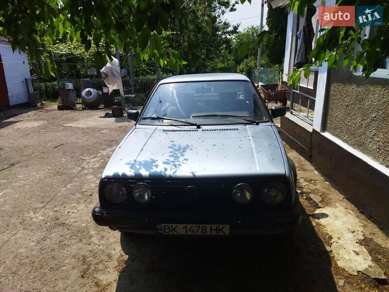 Хэтчбек Volkswagen Golf 1989 в 