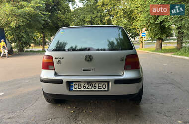 Хэтчбек Volkswagen Golf 2003 в 
