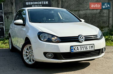 Хэтчбек Volkswagen Golf 2011 в 
