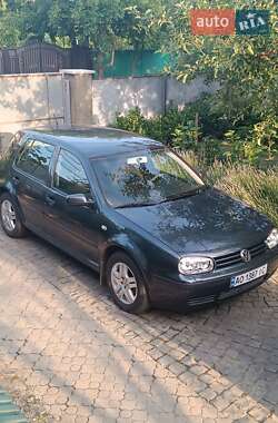 Хетчбек Volkswagen Golf 2002 в Ільниці