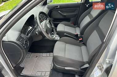 Универсал Volkswagen Golf 2003 в 