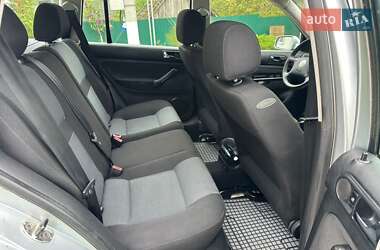 Универсал Volkswagen Golf 2003 в 