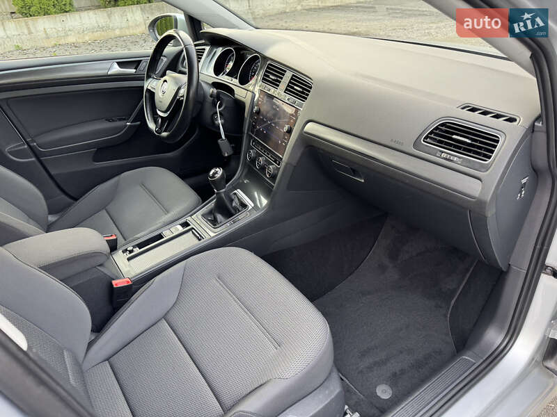 Універсал Volkswagen Golf 2019 в Хмельницькому