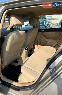 Хетчбек Volkswagen Golf 2006 в 