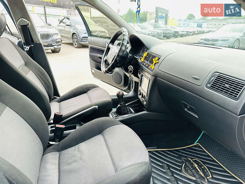 Хетчбек Volkswagen Golf 2000 в Харкові