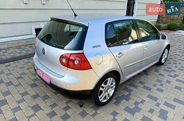 Хэтчбек Volkswagen Golf 2007 в 