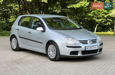 Хэтчбек Volkswagen Golf 2004 в 