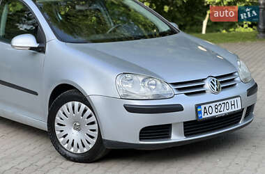 Хэтчбек Volkswagen Golf 2004 в 