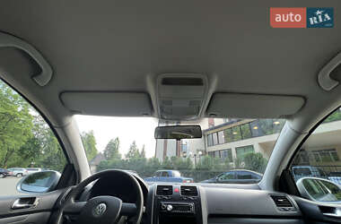 Хэтчбек Volkswagen Golf 2004 в 