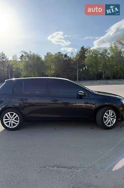 Хэтчбек Volkswagen Golf 2010 в Днепре