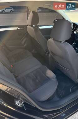Хетчбек Volkswagen Golf 2010 в 