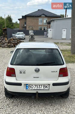 Хэтчбек Volkswagen Golf 1998 в 