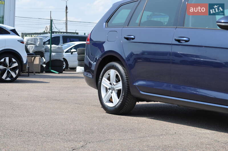 Универсал Volkswagen Golf 2014 в Киеве