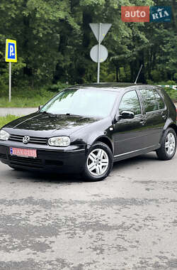 Хэтчбек Volkswagen Golf 2002 в 