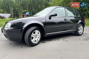 Хэтчбек Volkswagen Golf 2002 в 
