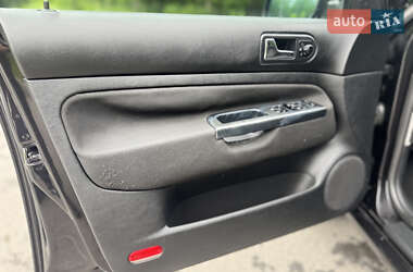 Хэтчбек Volkswagen Golf 2002 в 
