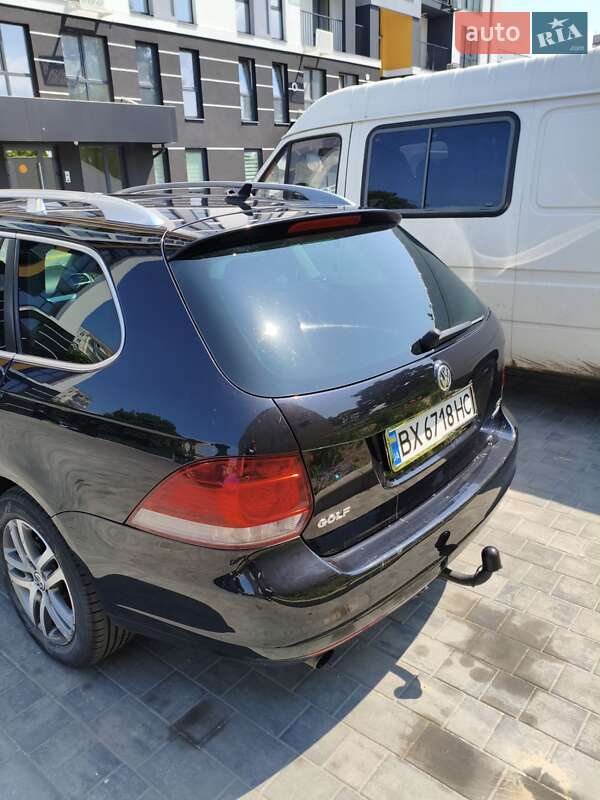 Универсал Volkswagen Golf 2011 в Нетешине